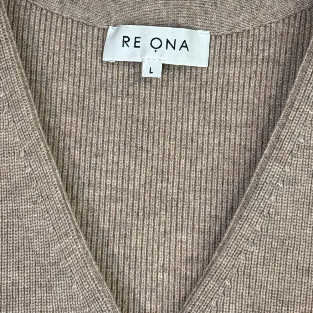 RE ONA Wool Blend Ribbed Knit Button Front Vest Tank Oatmeal L - Picture 2 of 5